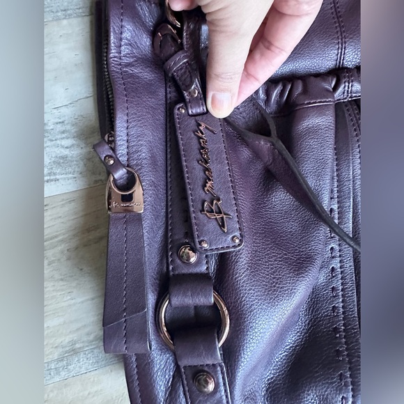 B. Makowsky Tribeca Leather Shoulder Bag Purse in Plum - Picture 10 of 13